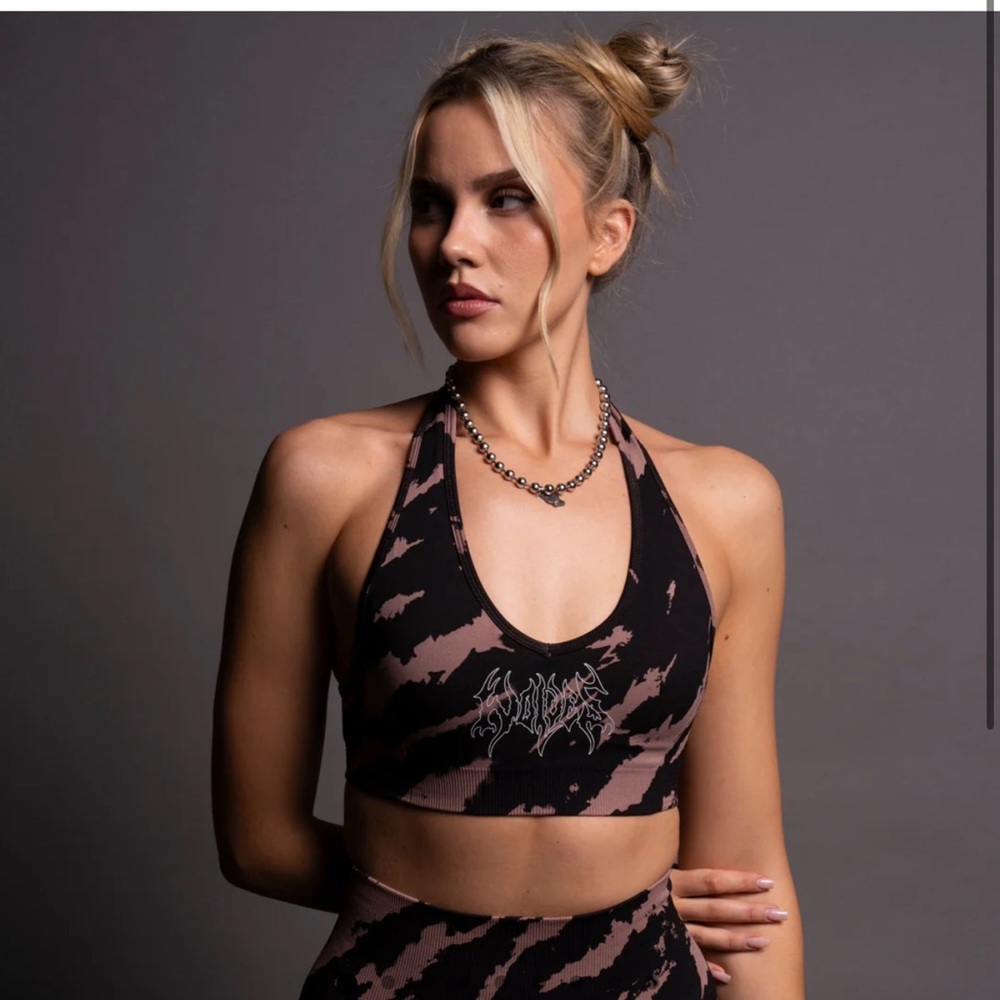 Darc Sport Everson Seamless Valencourt halter bra In purple dusk native camo